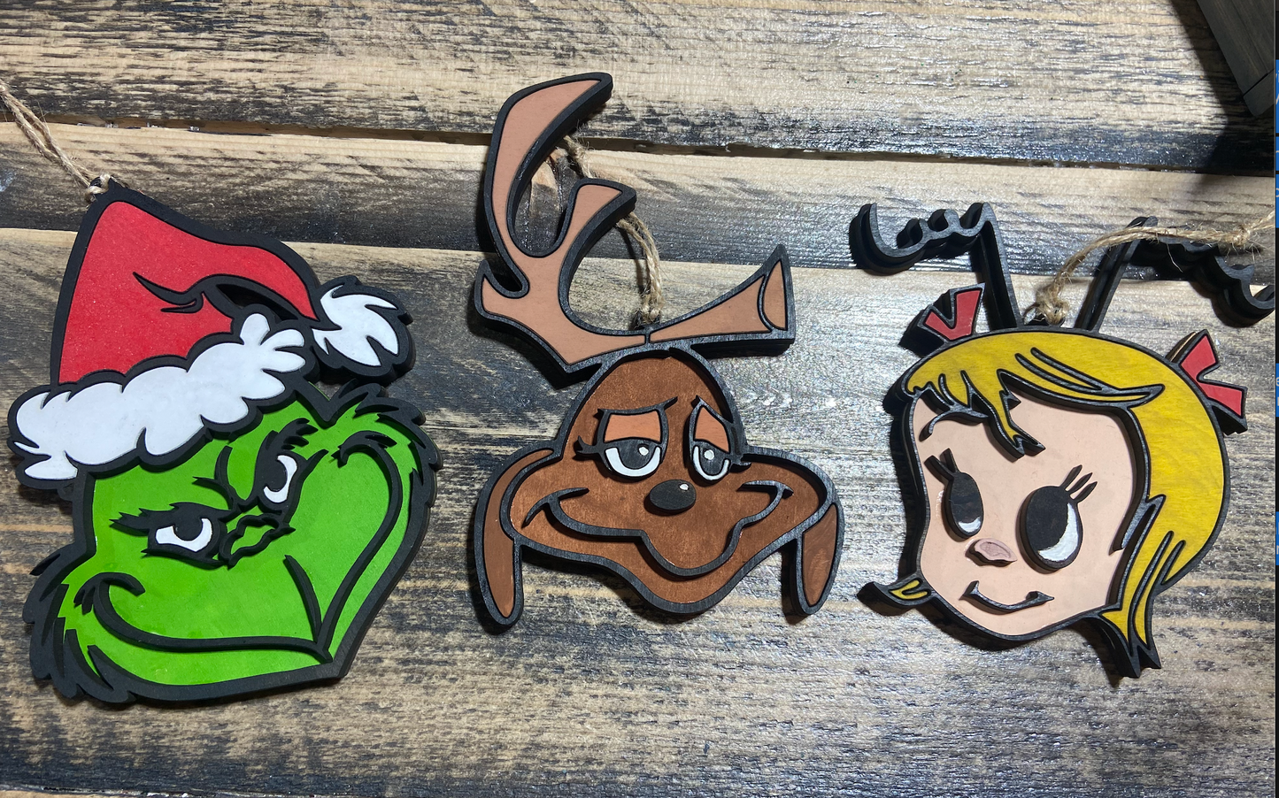Grinch Ornament Set